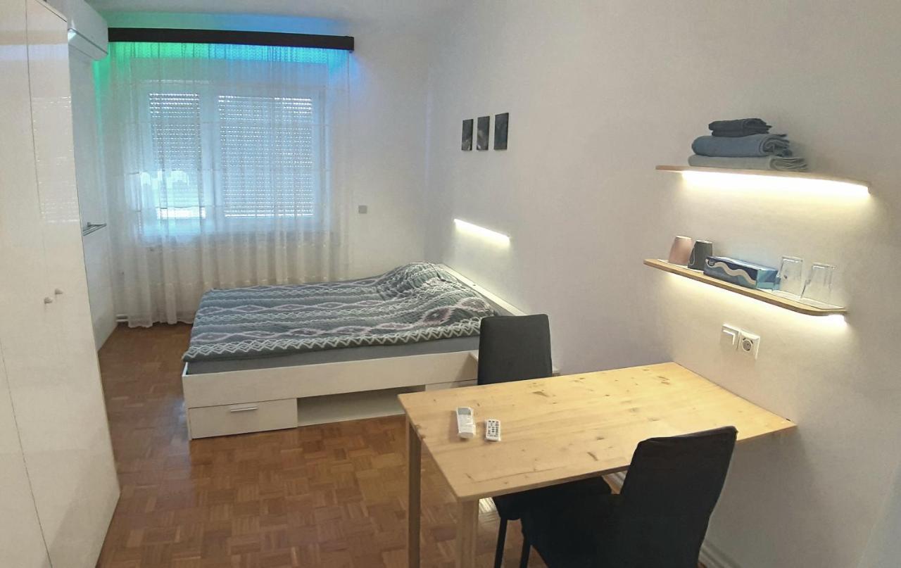 Roomserv Homestay